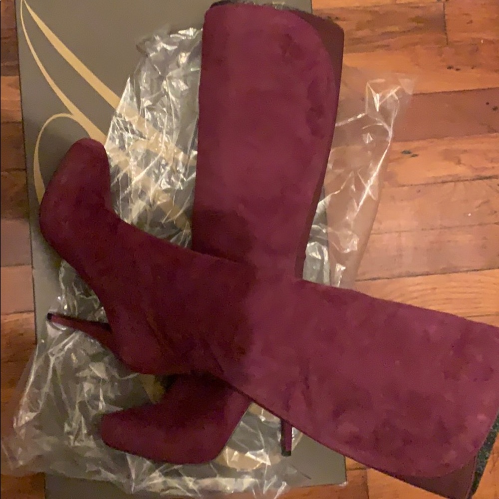 Enzo Angiolini thigh high boots, Size 9, suede